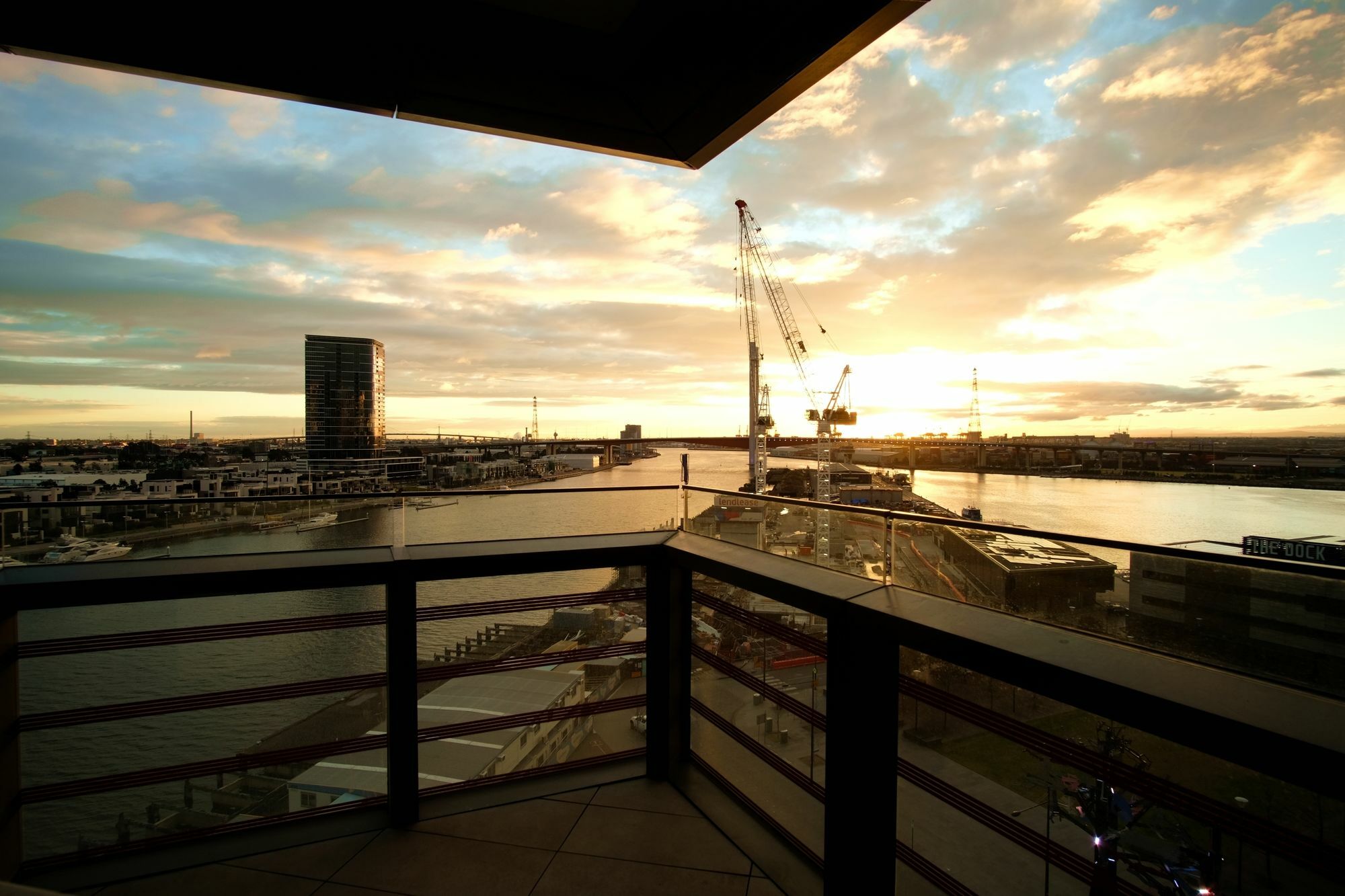 889 On Collins Waterfront Apartment Melbourne Exterior photo